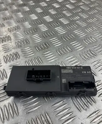 Audi A4 Allroad B9 Tailgate/trunk control unit/module 4M0959107B