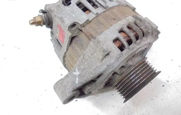 Nissan Almera Tino Generator/alternator 23100bu010