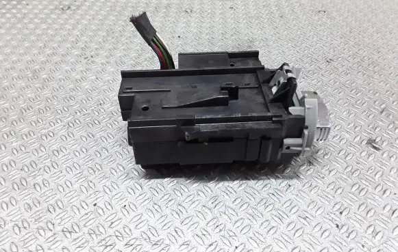 Volkswagen PASSAT B6 Ignition lock 3C0905843Q
