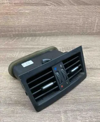BMW 3 E90 E91 Rear air vent grill 7130707 USED