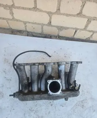 Volvo V70 Intake manifold 09447005