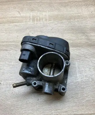 Volkswagen Golf IV Throttle valve 036133062