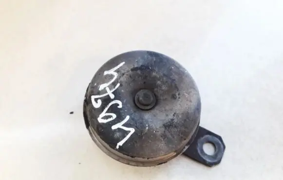 Toyota RAV 4 (XA30) Horn signal e130030