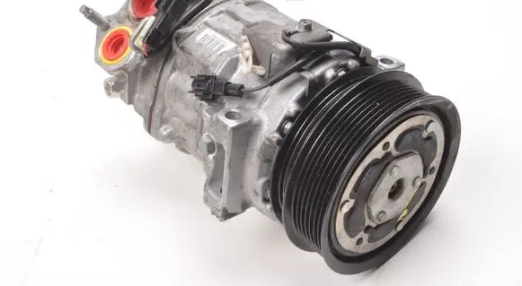 Volvo XC90 Air conditioning (A/C) compressor (pump) 32275743