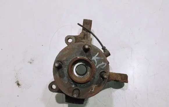 Toyota Corolla E120 E130 Front wheel hub