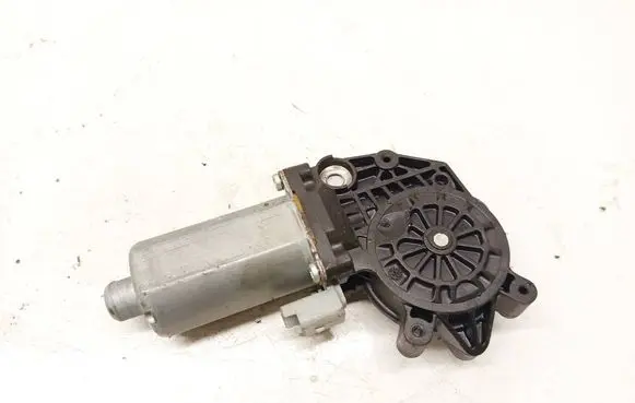 Peugeot Partner Front door window regulator motor 0130821763