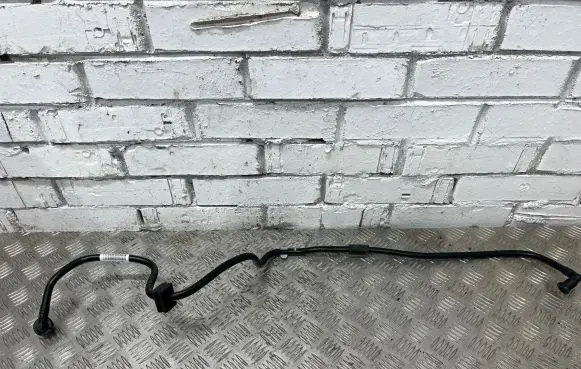 BMW 5 G30 G31 Vacuum line/pipe/hose 8605126