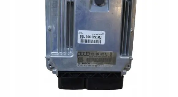 Audi A4 S4 B8 8K Engine control unit/module 0281015584