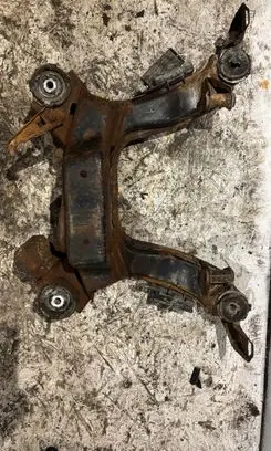 BMW 3 E36 Rear axle beam 