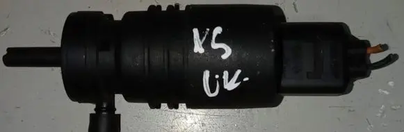 BMW X5 E53 Windscreen/windshield washer pump 837743001 13264010