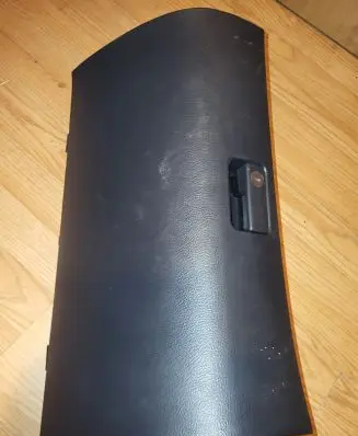 Toyota Avensis T250 Glove box 5555005070 33126M