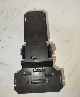 Volkswagen PASSAT B5 Tail light bulb cover holder 3B9945257