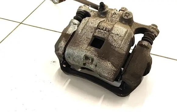 Suzuki Baleno IV Front brake caliper