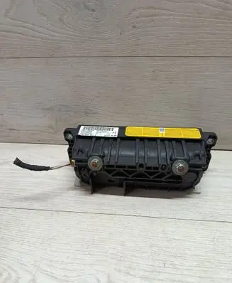 Volkswagen Touran II Passenger airbag 34111599B 1T0880204G