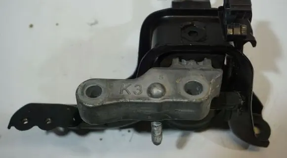 Toyota Yaris Cross Engine mounting bracket 