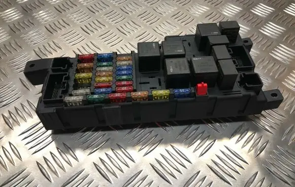 Volvo S60 Fuse module 51878720