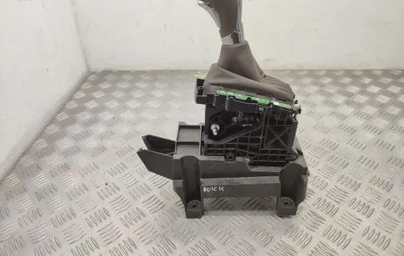 Buick Encore I Gear shifter/selector 95371595