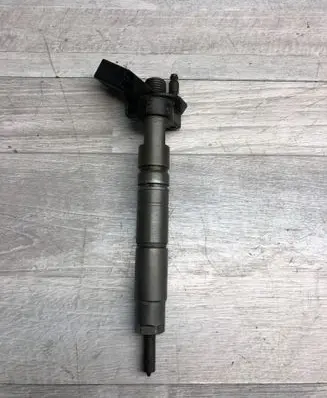 Mercedes-Benz E W212 Fuel injector A642070 090624 0445116