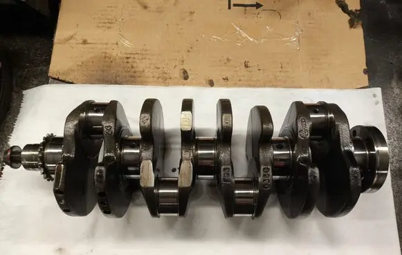 Volkswagen Golf V Crankshaft 038105021Q 056105635B 045701C