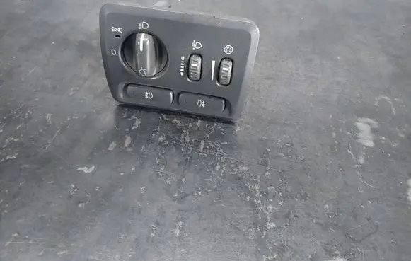 Volvo V70 Light switch 9441233