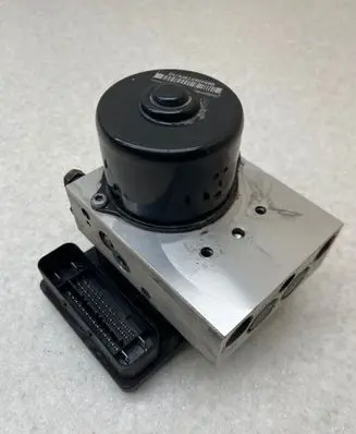 Volvo XC70 ABS Pump 30714956 00401396D0 10092504113