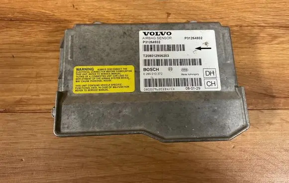 Volvo V70 Airbag control unit/module P31264932 T208012906203 0285010372