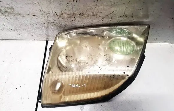 Nissan X-Trail T30 Headlight/headlamp 