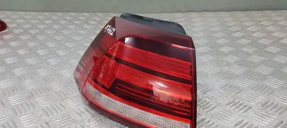 Volkswagen Golf VII Rear/tail lights 5G0945095Q L90120959