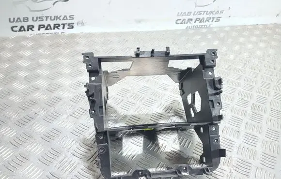 Volkswagen Golf V Radio/GPS head unit trim 1K0858089C