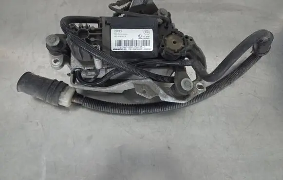 Audi A8 S8 D3 4E Air suspension compressor 4E0616007E 440201961