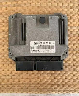 Skoda Octavia Mk2 (1Z) Engine control unit/module 03G906021RH 03G906021AB 0281014136
