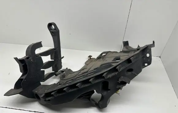 Audi A4 S4 B8 8K Headlight/headlamp mounting bracket 8K0805607A 2002837