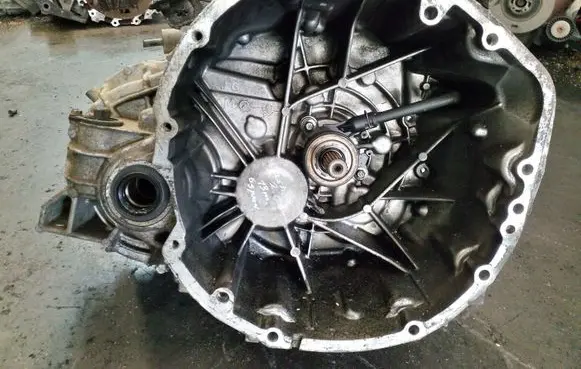 Nissan Qashqai+2 Manual 6 speed gearbox
