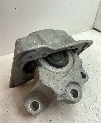 Volvo XC60 Engine mount bracket 31480549