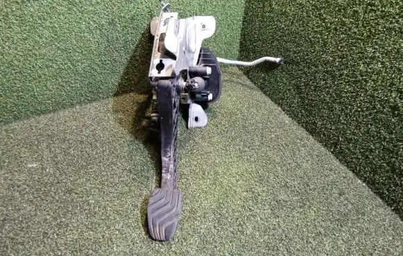 Clutch pedal