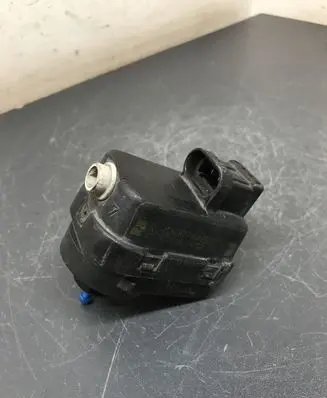 Renault Trafic II (X83) Headlight level adjustment motor R7700415343