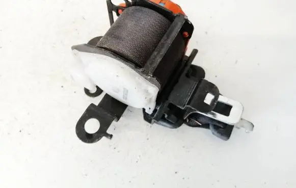 Toyota Yaris Middle seatbelt (rear) 