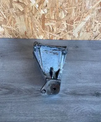 Volkswagen Golf III Engine mounting bracket 357199354J