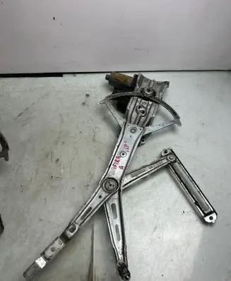 Opel Zafira A Front door window regulator with motor 101249200