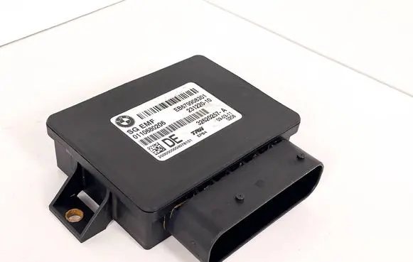BMW 5 F10 F11 Rear brake EMF control unit/module 6799083 23122010 32620257A