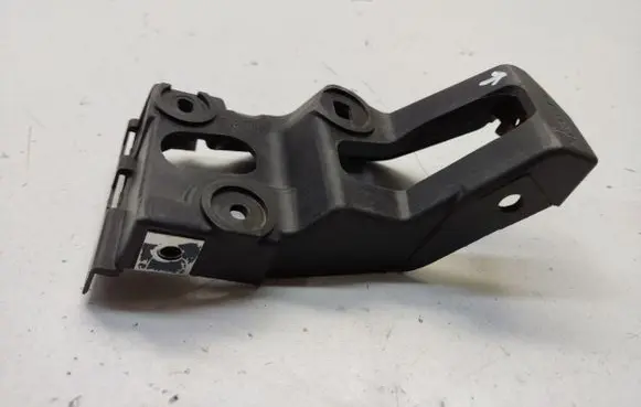 Fender mounting bracket