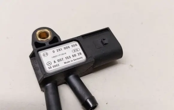 Mercedes-Benz GLA W156 X156 Exhaust gas pressure sensor A0071536028 0281006066
