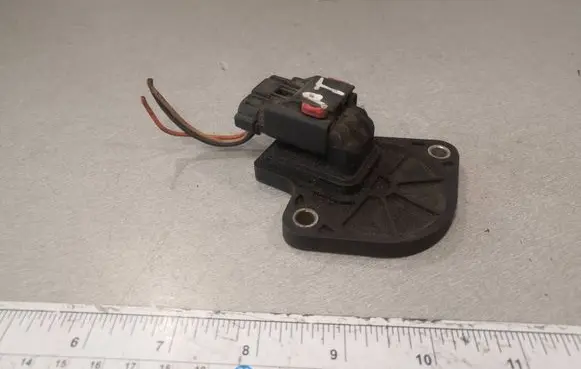 Chrysler PT Cruiser Camshaft position sensor 705AB 47810