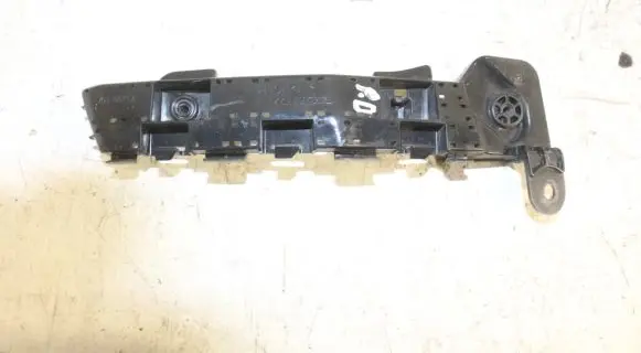 Honda CR-V Front bumper mounting bracket 71193T0A