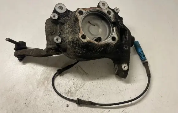 BMW 5 E60 E61 Front wheel hub 6760953