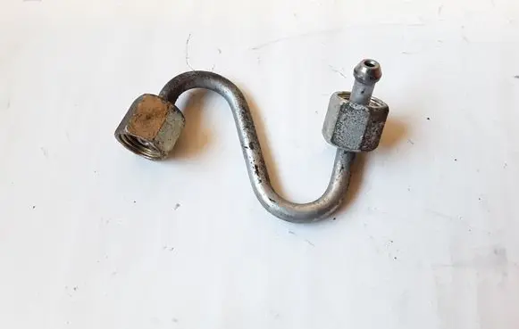 Volkswagen PASSAT B7 Fuel injector supply line/pipe NOCODE
