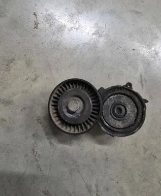 Audi Q7 4L Generator/alternator belt tensioner 06E903133T
