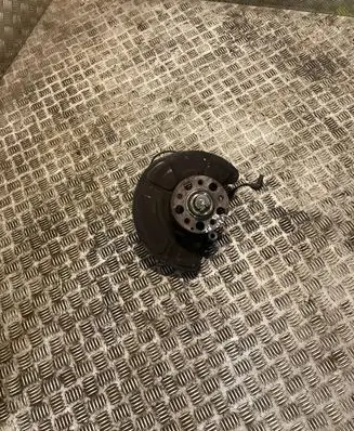 Mercedes-Benz E W212 Front wheel hub 2123322301 A2123322301