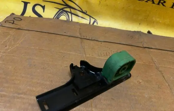 Dacia Sandero III Muffler mount bracket/holder 206513982R 206511883R