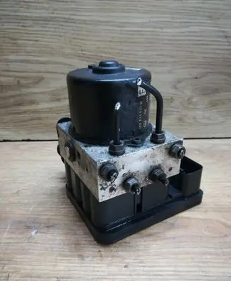 Volkswagen Golf V ABS Pump 1K0907379K 1K0614517H 00005305D2